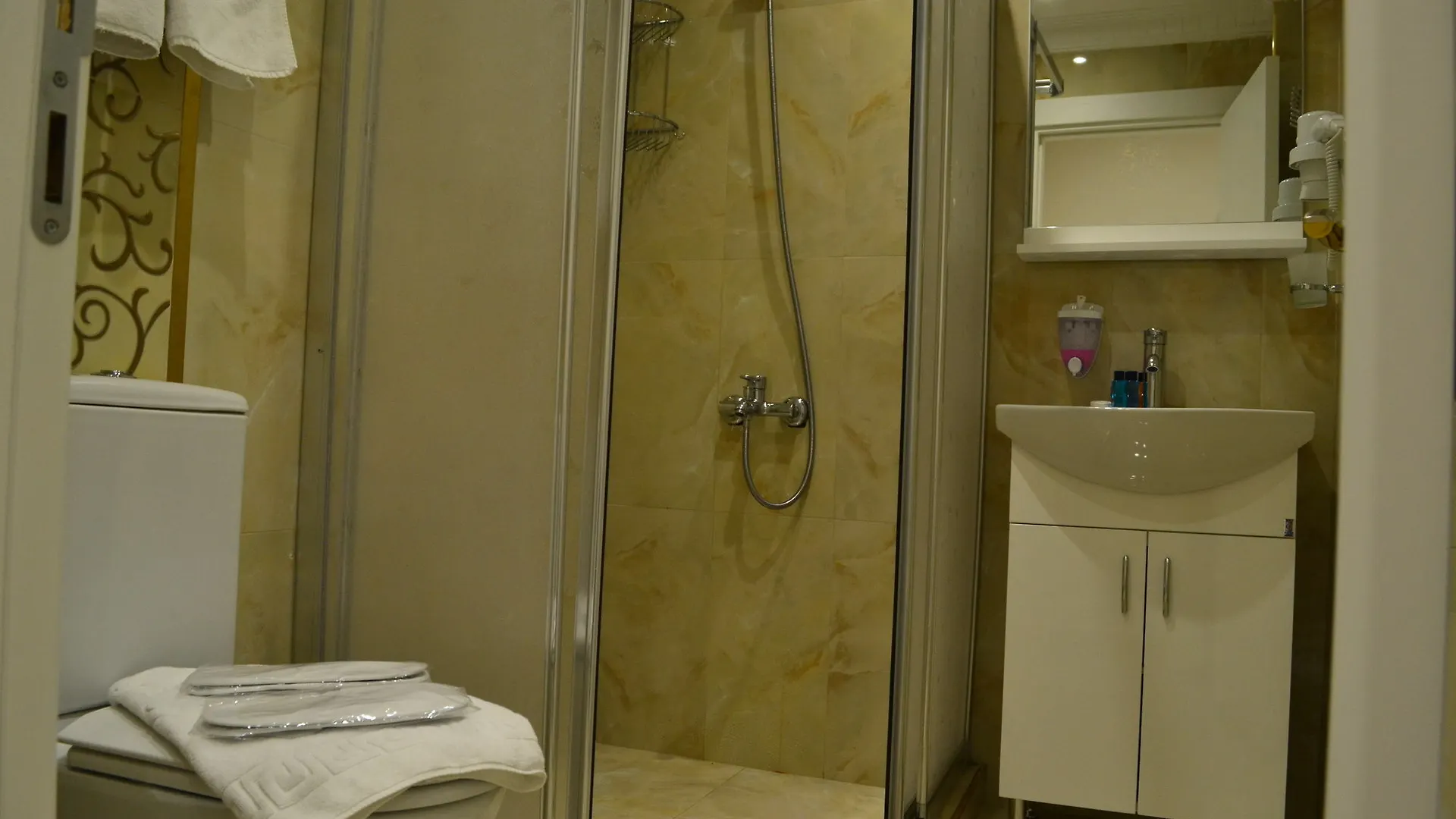 **  Peradise Hotel Istanbul Turkey